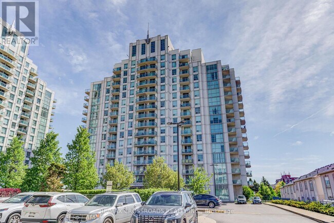 property at 8-118 Rosebank Dr