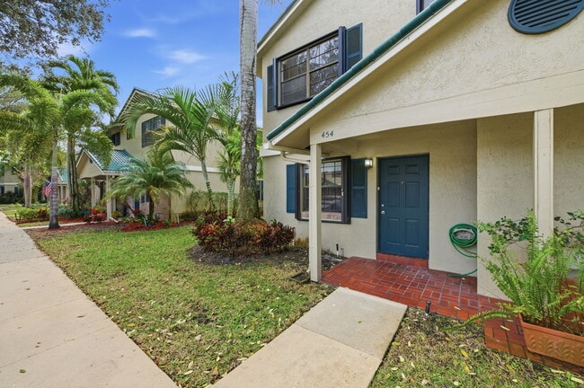454 Westree Ln in Plantation, FL - Building Photo - Building Photo