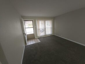 8921 Dever Dr in Jennings, MO - Building Photo - Building Photo