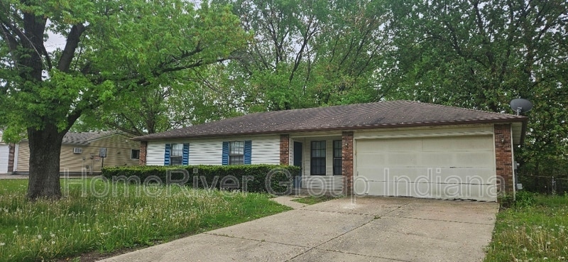1705 Michele Ln in Greenwood, IN - Building Photo