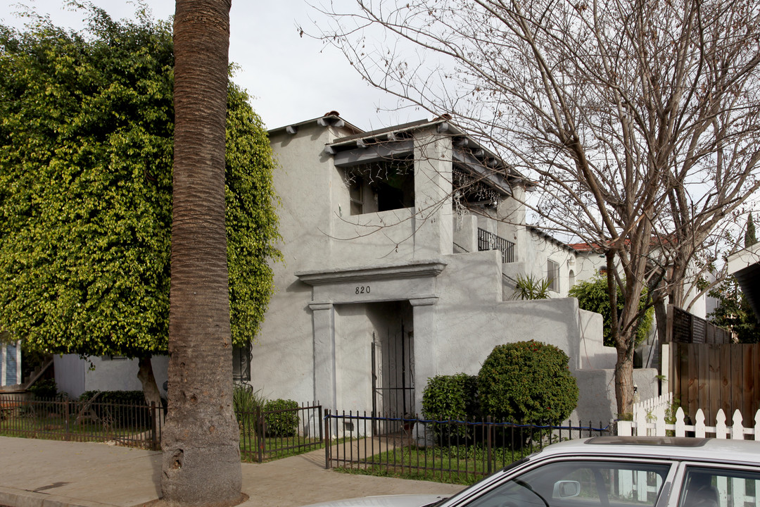 820 Hoffman Ave in Long Beach, CA - Building Photo