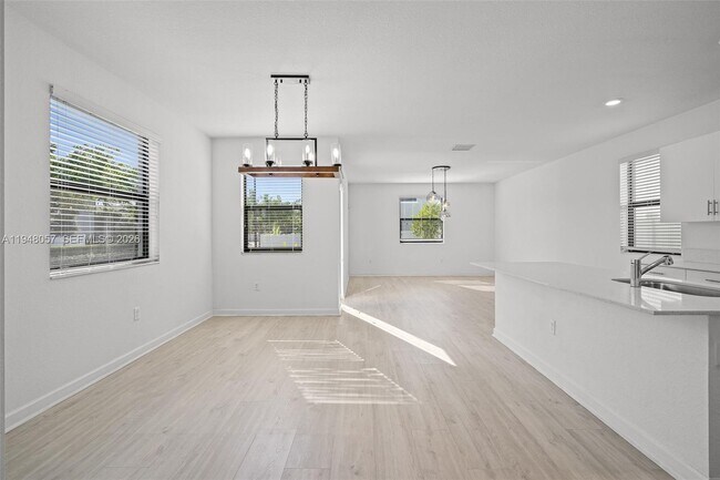 3508 W 108th St in Hialeah, FL - Building Photo - Building Photo