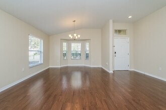 18254 Cypress Bay Pkwy in Land O Lakes, FL - Building Photo - Building Photo
