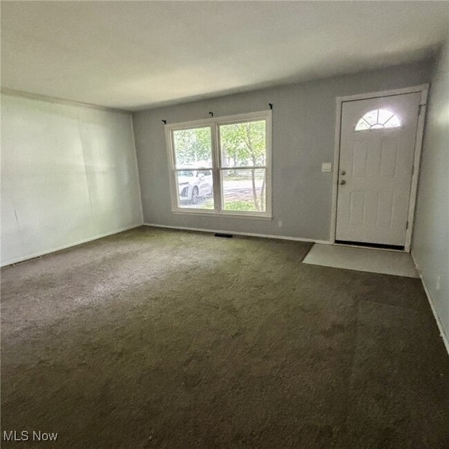 5109 Sterling Ave in Youngstown, OH - Building Photo - Building Photo