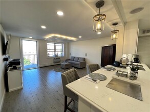 221 Beach 80th St in Queens, NY - Building Photo - Building Photo