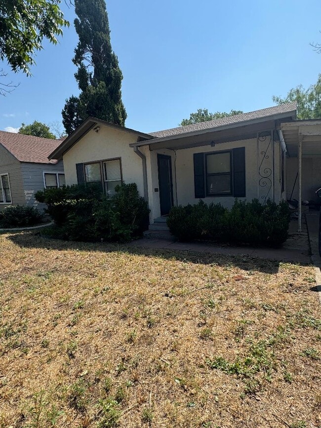 1420 Austin St