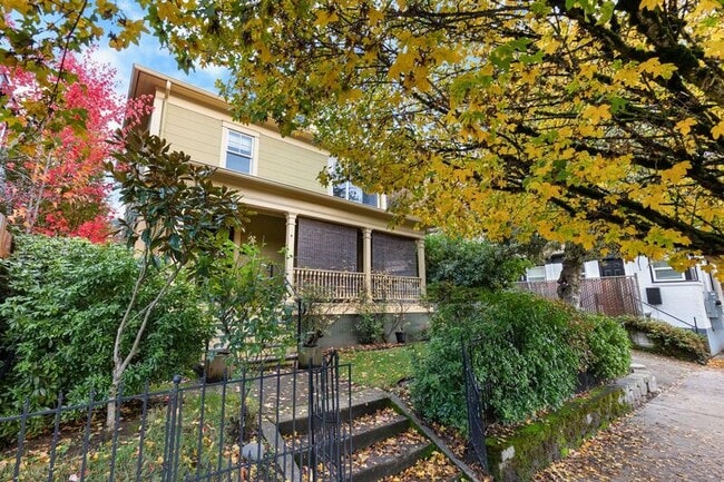 5726 N Interstate Ave in Portland, OR - Building Photo - Building Photo