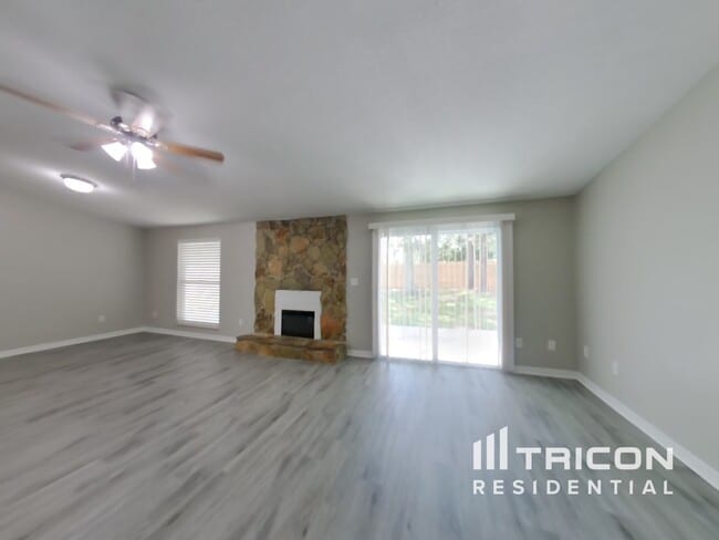 3183 Bee St E in Orange Park, FL - Building Photo - Building Photo