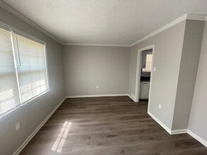 2374 Kingsley Ave in Memphis, TN - Building Photo - Building Photo