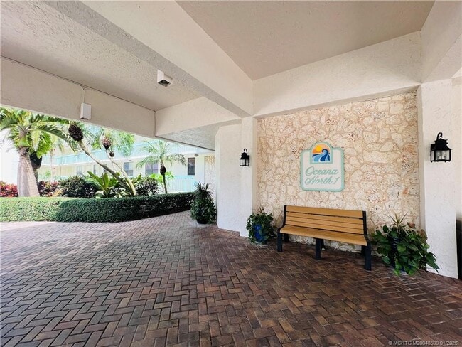 9940 S Ocean Dr in Jensen Beach, FL - Building Photo - Building Photo