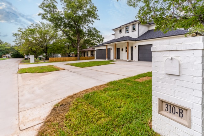 310 Ditto Ave in Arlington, TX - Building Photo - Building Photo