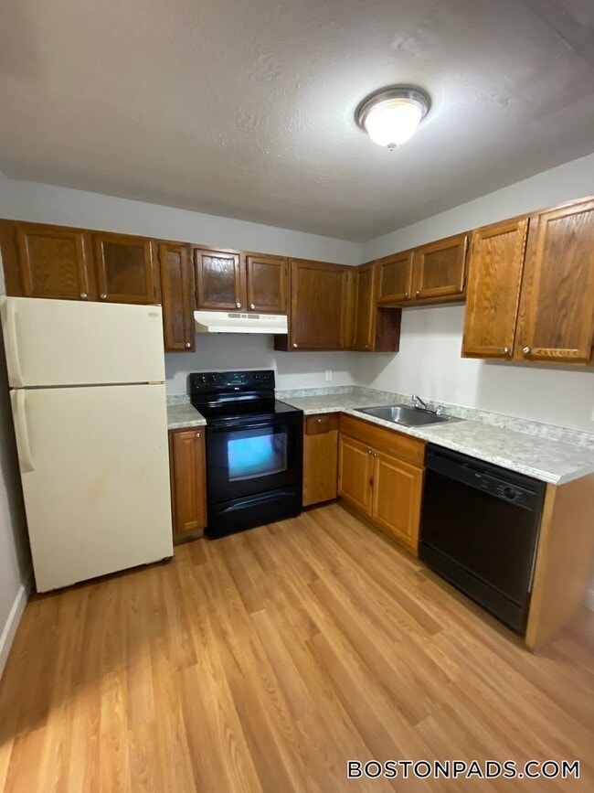 8 Elko St
