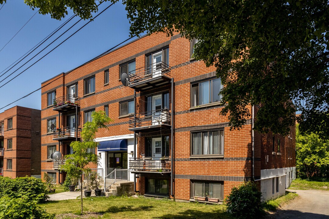 3765 Dupuis Av in Montréal, QC - Building Photo