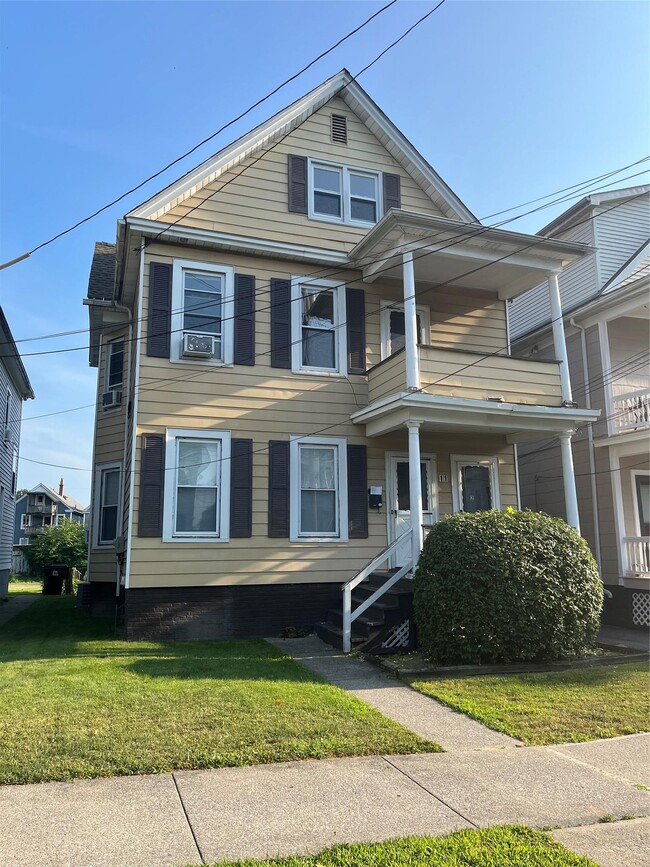 property at 11 Dean Pl