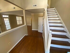 2032 Stone Brook Dr in Birmingham, AL - Building Photo - Building Photo