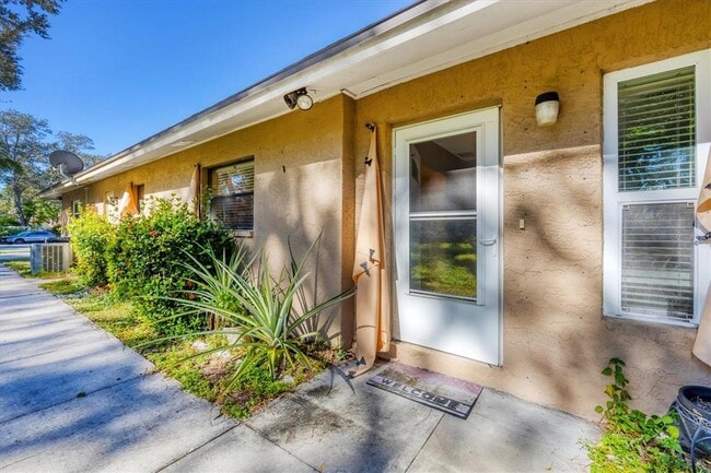 2703 Forest Knoll Dr in Sarasota, FL - Building Photo - Building Photo