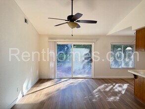 10807 Woodstream Point in San Diego, CA - Building Photo - Building Photo