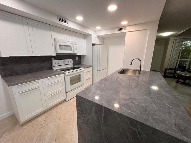 4878 NW 97th Pl, Unit 4878 NW 97 Plc.