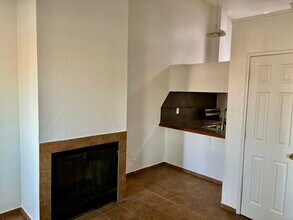 411 E Thoroughbred St, Unit 411 Thoroughbred in Tucson, AZ - Building Photo - Building Photo