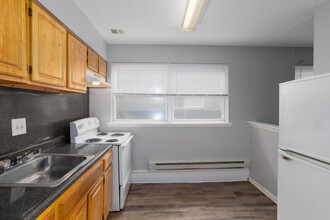 The Park Circle Apartments in Philadelphia, PA - Building Photo - Interior Photo