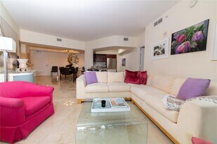20000 E Country Club Dr, Unit # 1107 in Aventura, FL - Building Photo