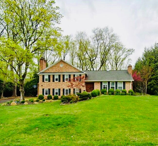 1214 Vinita Ln in McLean, VA - Building Photo - Building Photo