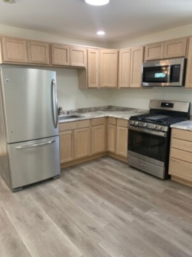 142 Spencer St, Unit 2