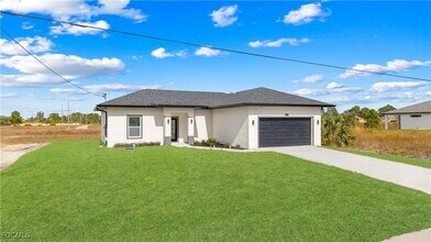 837 Colyer St E in Lehigh Acres, FL - Building Photo - Building Photo