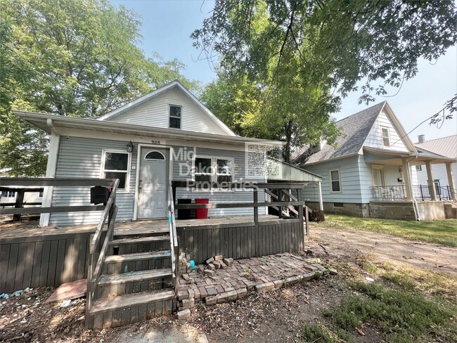property at 908 E 3rd Ave