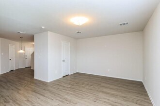 947 Imperial Bend Dr in Houston, TX - Building Photo - Building Photo