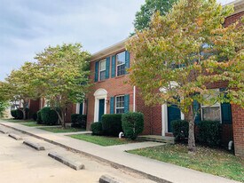 1017 Smither Dr in Lawrenceburg, KY - Building Photo