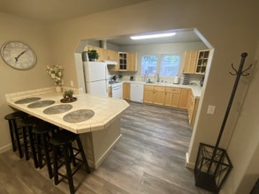 2288 Mabelle Ave in Eureka, CA - Building Photo - Building Photo