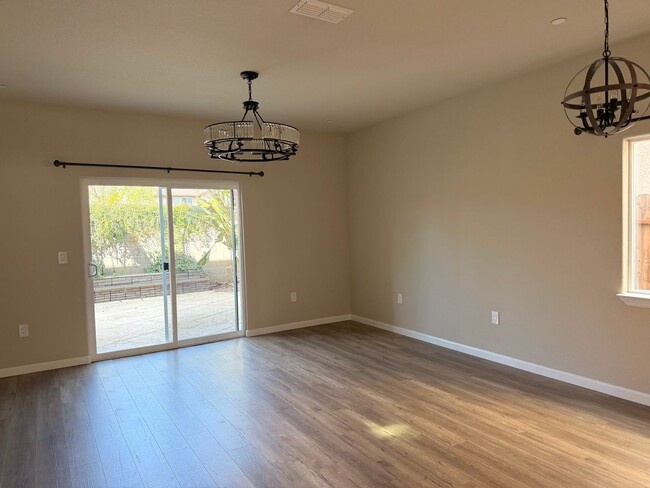 property at 5550 Hanover Ct