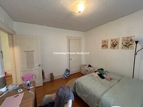172 Norfolk St, Unit 3 in Cambridge, MA - Foto de edificio - Building Photo