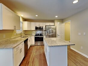 8685 Woolstone Ct in Maineville, OH - Building Photo - Building Photo