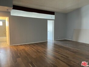 1502 N Kenmore Ave in Los Angeles, CA - Foto de edificio - Building Photo