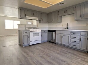 1016 W Atkins Ave, Unit C in Ridgecrest, CA - Building Photo - Building Photo