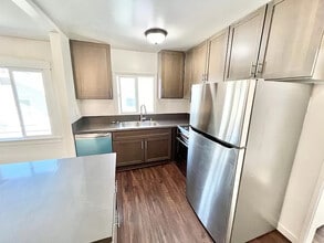 1137 W 9th St in Los Angeles, CA - Building Photo - Building Photo