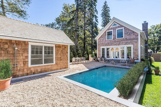 71 Franklin Ave in Sag Harbor, NY - Building Photo - Building Photo
