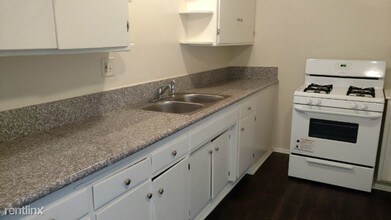 2985 San Marino St in Los Angeles, CA - Building Photo - Building Photo