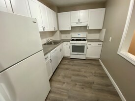 200 Mountain Ave, Unit 49 in Malden, MA - Building Photo