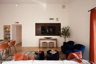 2013 N 87th Way in Scottsdale, AZ - Building Photo - Building Photo