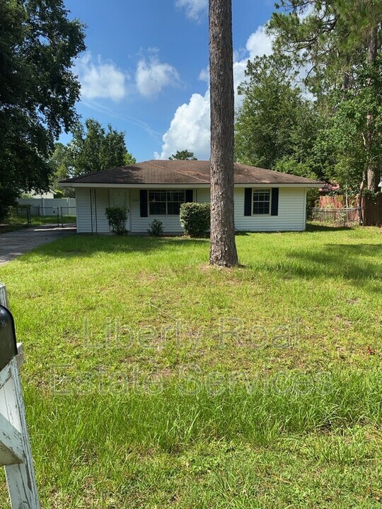 228 Pointe S Dr in Hinesville, GA - Building Photo