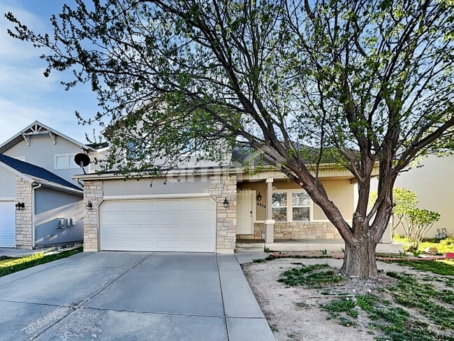 6828 Denby Dale Rd in West Jordan, UT - Building Photo - Building Photo