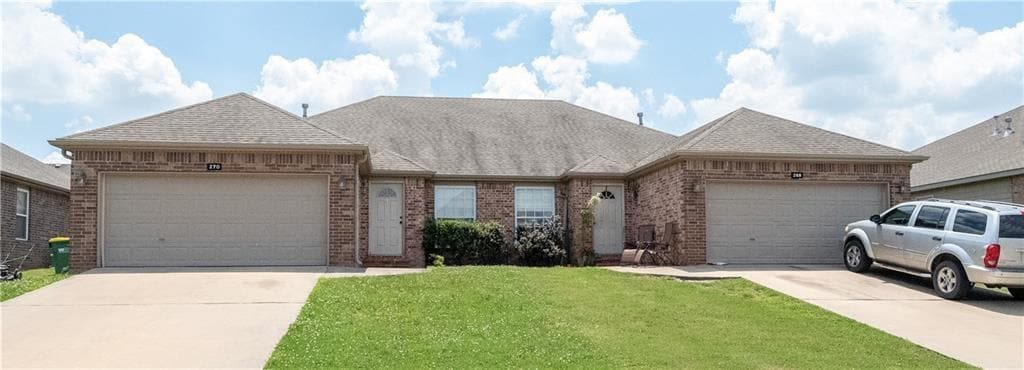 268 Copper Oaks Dr in Centerton, AR - Building Photo