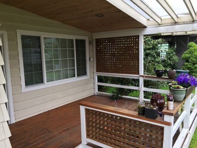 13550 SW Berthold Ave in Beaverton, OR - Building Photo - Building Photo