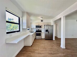 4204 SW 14th St in Miami, FL - Building Photo - Building Photo