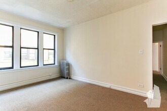 1530 N Kedzie Ave in Chicago, IL - Building Photo - Building Photo