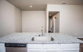 2134 Kirksey Ave in Lubbock, TX - Foto de edificio - Building Photo