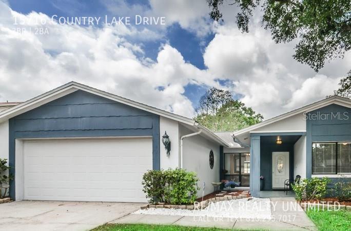 15716 Country Lake Dr in Tampa, FL - Building Photo